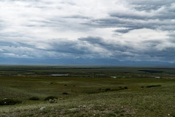 Bir dağ manzara arka plan görüntüsü. Rusya, Sibirya, Altay — Stok fotoğraf