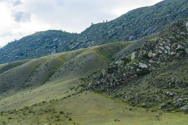 山景背景图像。俄罗斯， 西伯利亚， 阿尔泰 — 图库照片