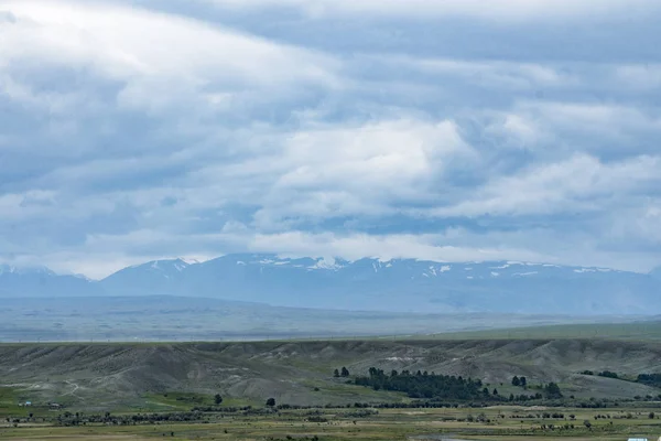 Bakgrundsbild av ett bergslandskap. Ryssland, Sibirien, Altai — Stockfoto
