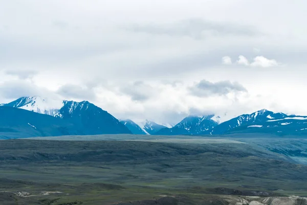 山景背景图像。俄罗斯， 西伯利亚， 阿尔泰 — 图库照片