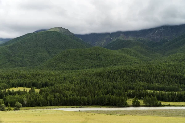 Image de fond d'un paysage de montagne. Russie, Sibérie, Altaï — Photo
