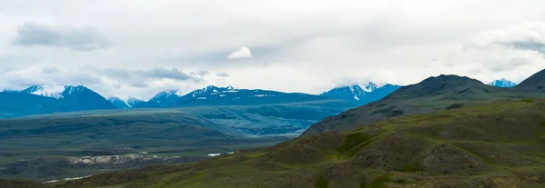 Image de fond d'un paysage de montagne. Russie, Sibérie, Altaï — Photo