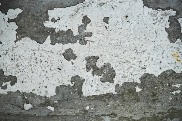 一个老的裂缝混凝土墙的纹理 磨损的灰色混凝土表面的背景图像 — 图库照片