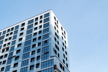 Modern kentsel gelişimin mimari unsurlarının grafiksel kaynak arkaplan resmi. Bir binanın elementleri ve parçaları, ofisler ve perakende sentleri. İnşaatta yansıtıcı cam kullanımı