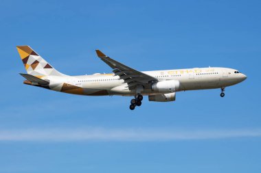 Etihad Airways Airbus A330-200 A6-Eyf yolcu uçağı İstanbul Atatürk Havalimanı 'na iniş yaptı.