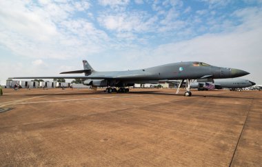 Amerikan Hava Kuvvetleri Rockwell B-1b Lancer 85-0069 stratejik bombardıman uçağı statik görüntüsü Fairford Hava Üssü 'nde