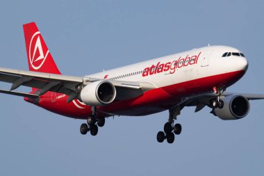 Atlasglobal Airbus A330-200 TC-AGL yolcu uçağı İstanbul Atatürk Havalimanına indi