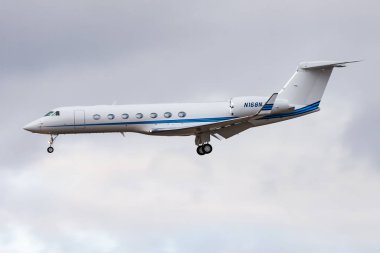 Gulfstream G-V-Sp G550 N168nj özel iş jeti Frankfurt Havaalanına indi