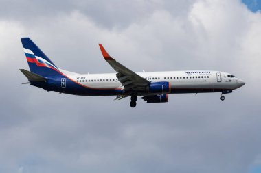 Aeroflot Boeing 737-800 Vp-Bkn yolcu uçağı İstanbul Atatürk Havalimanı 'na iniyor.