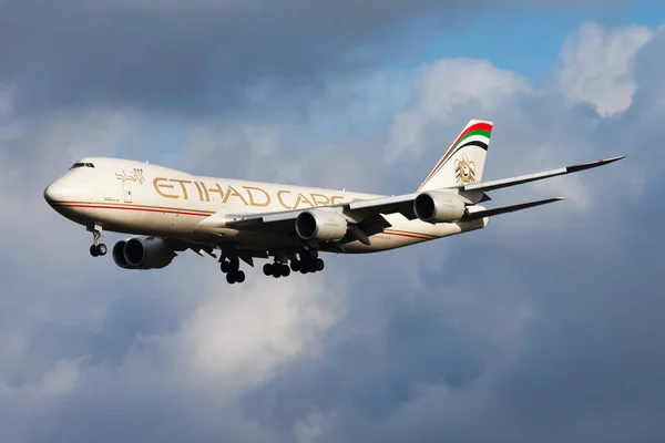 阿姆斯特丹 2014年8月14日 Etihad Airways Cargo Boeing 747 N855Gt货机抵达阿姆斯特丹Schipol机场 — 图库照片