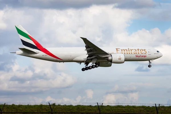 Άμστερνταμ Ολλανδία Αυγούστου 2014 Emirates Skycargo Boeing 777 200 Efe — Φωτογραφία Αρχείου