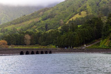 Köprüde Gölü Sete Cidades, Azores, Portekiz