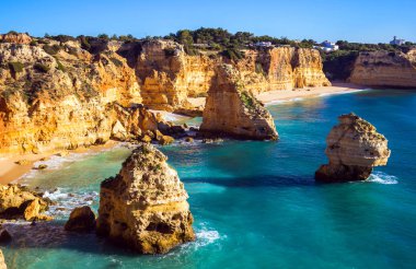 Görünüm bölgesinin Praia da Marinha, Algarve, Portekiz
