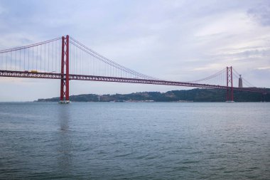 Lizbon, Portekiz 'deki 25. Abril Köprüsü