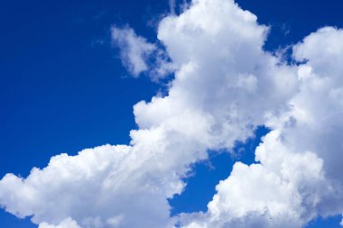 Öğleden sonra bulutlar