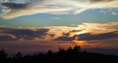 Öğleden sonra bulutlar