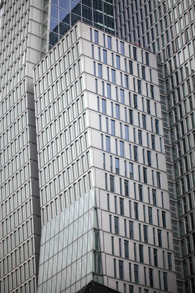 Monumento a la Torre de Negocios —  Fotos de Stock