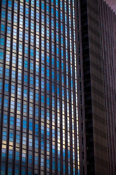 Vysoká obchodní věž mezník — Stock fotografie