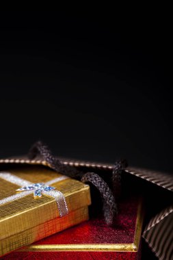 Kutlama sürpriz dekorasyon hediye kutusu