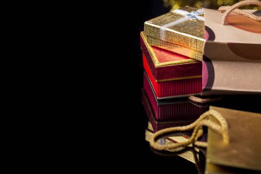 Kutlama sürpriz dekorasyon hediye kutusu