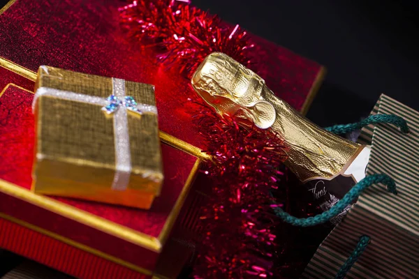 Kutlama sürpriz dekorasyon hediye kutusu — Stok fotoğraf