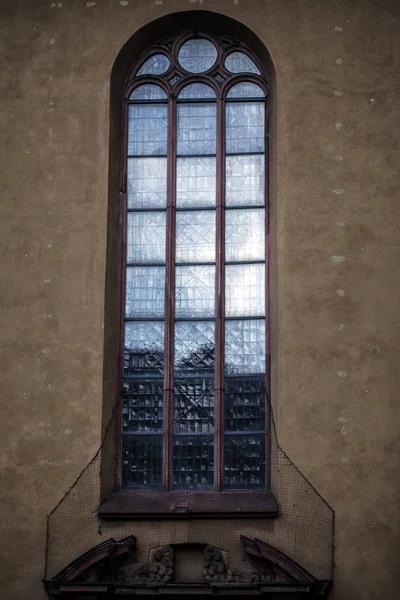 Kerk gebouw symbool van de christelijke godsdienst — Stockfoto