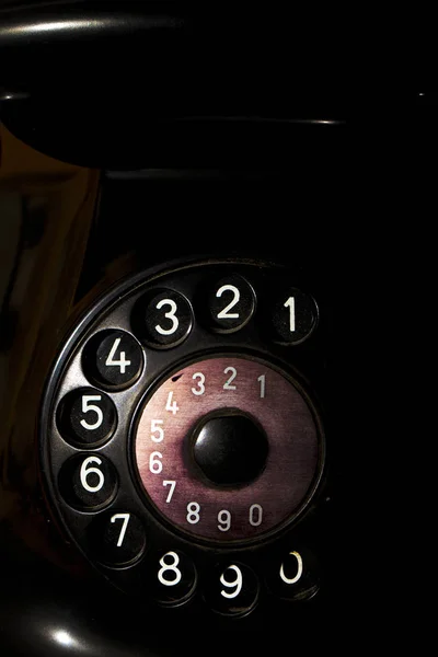 Ancien appareil de communication téléphonique classique — Photo