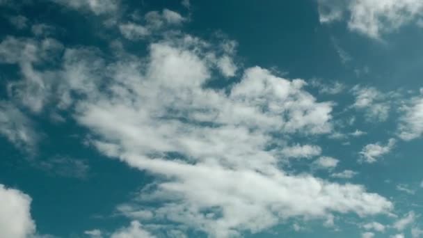 Bulutlar gökyüzü görünümü zaman atlamalı — Stok video