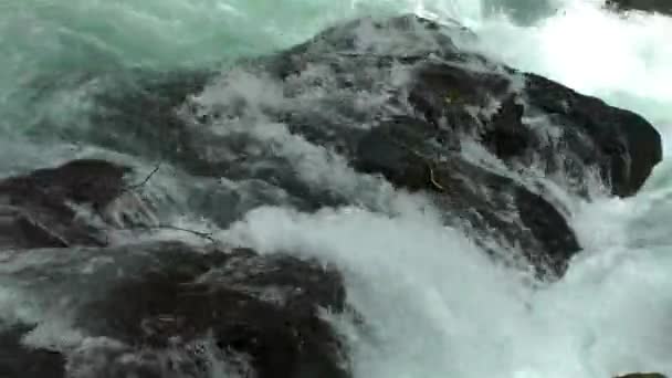 Cascada hermosa vista de la naturaleza — Vídeo de stock