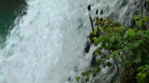Cascada hermosa vista de la naturaleza — Vídeo de stock