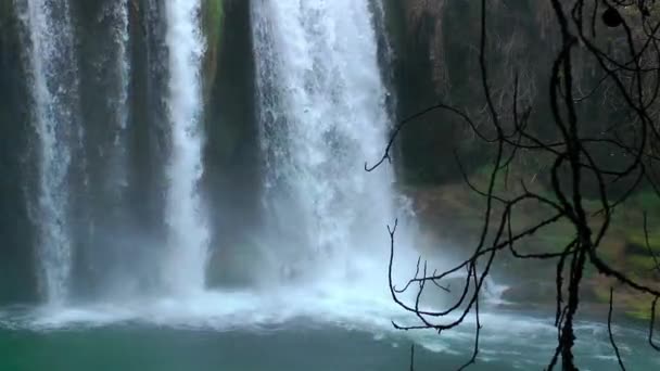 Cascada hermosa vista de la naturaleza — Vídeo de stock