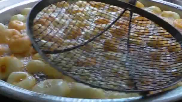 Turco tradizionale ciambella Lokma — Video Stock