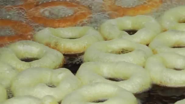 Turkse traditionele Donut Lokma — Stockvideo