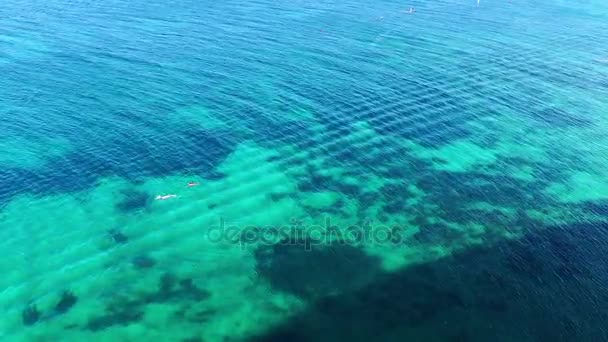 Onde di acqua di mare e riflessione — Video Stock