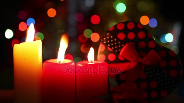 Velas y caja de regalo — Vídeos de Stock