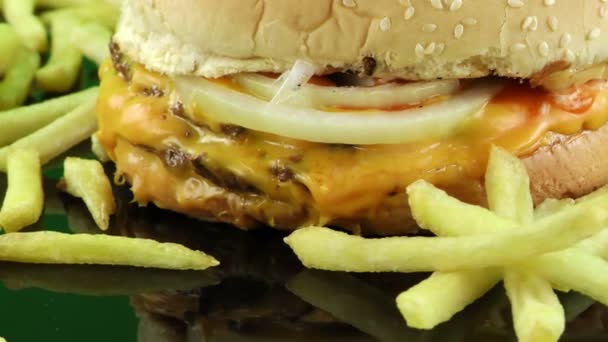 Leckeres Essen Hamburger — Stockvideo