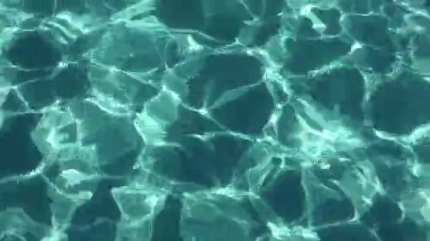 Zwembad wateroppervlak — Stockvideo