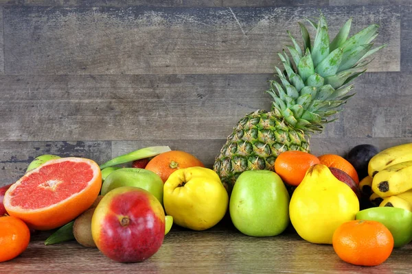 Healty mistura orgânica de composição de frutas — Fotografia de Stock