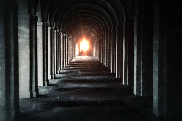 Tünel yapısı ve sütunlar