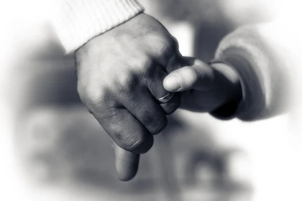 Fatherand Son Hands Holding Moment — Stock Photo, Image