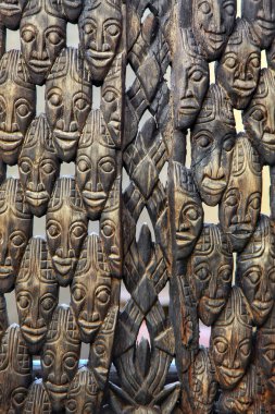 Afrika geleneksel etnik ve mistik ahşap maskeleri