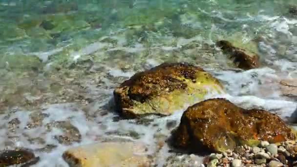 Stenar stenar i havet natur koncept — Stockvideo