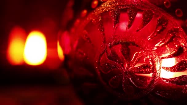 浪漫和情绪化的装饰惊喜蜡烛发出的光 — 图库视频影像