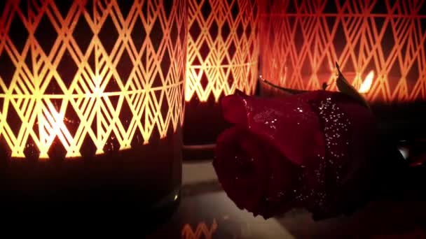 Романтичний і емоційний декоративний сюрприз Свічка Світло — стокове відео