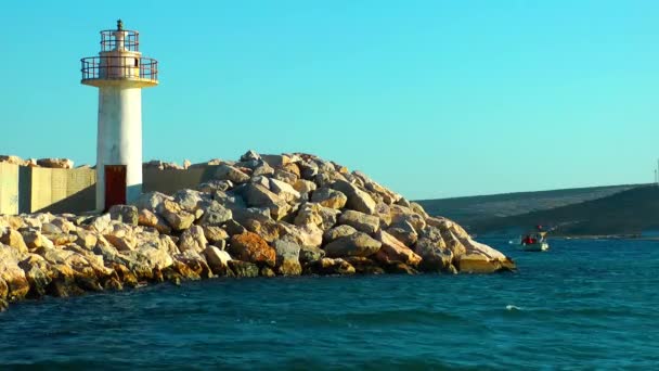Faro y el mar — Vídeos de Stock