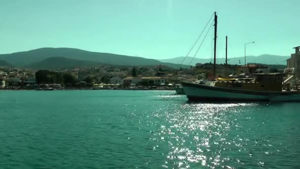 El muelle marino y el mar — Vídeo de stock