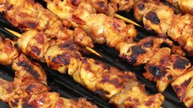 Kömürde Tavuk Barbeküsü