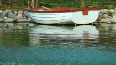 Deniz suyu balıkçı teknesi