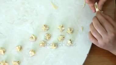 Türk geleneksel gıda mantı mantı adlı pasta