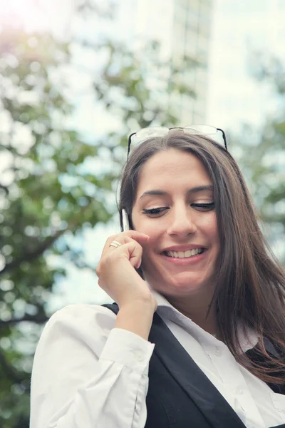 Hermosa mujer de negocios en ciudad Concepto al aire libre —  Fotos de Stock